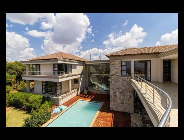 5 BEDROOM HOUSE FOR SALE IN MEYERSDAL ECO ESTATE